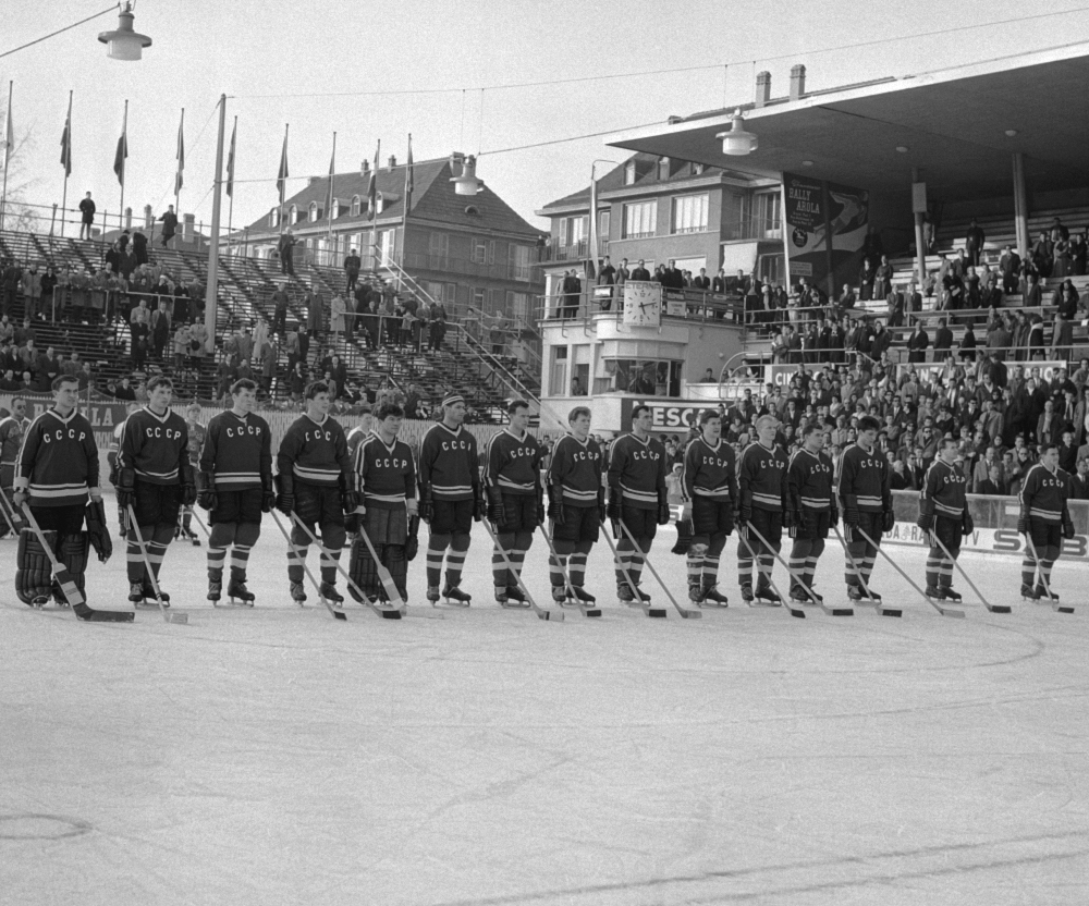 Сборная СССР по хоккею перед игрой 5 марта 1961 года