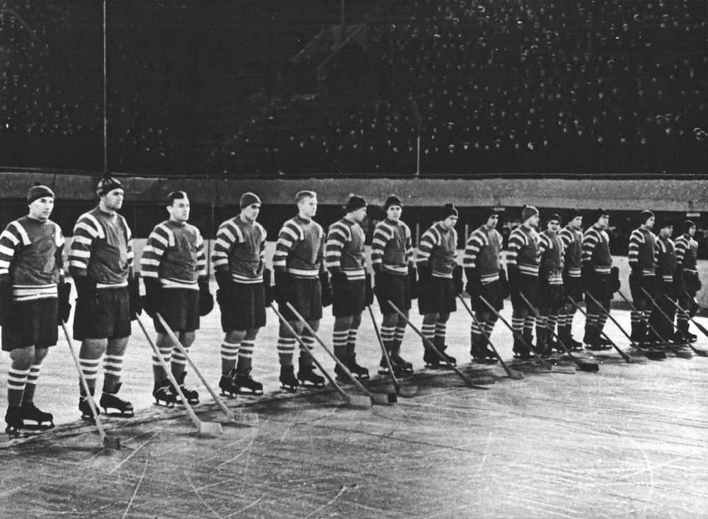 Сборная СССР по хоккею перед игрой 11 февраля 1959 года