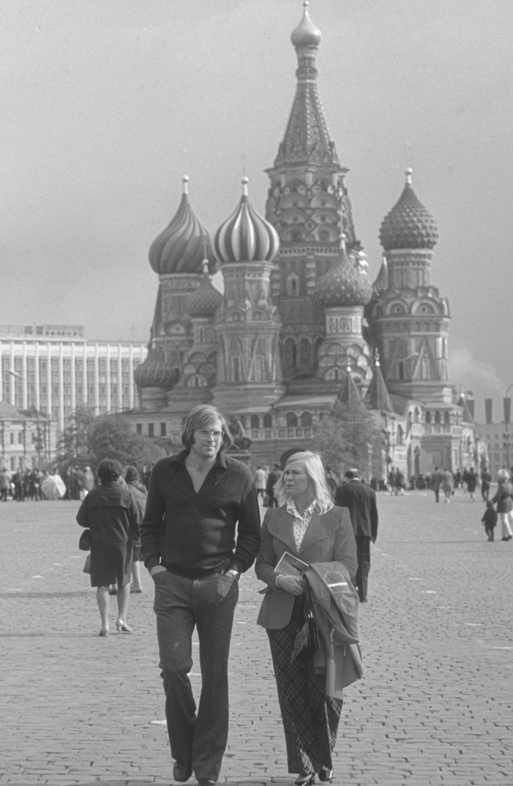 Кен Драйден с женой на Красной площади