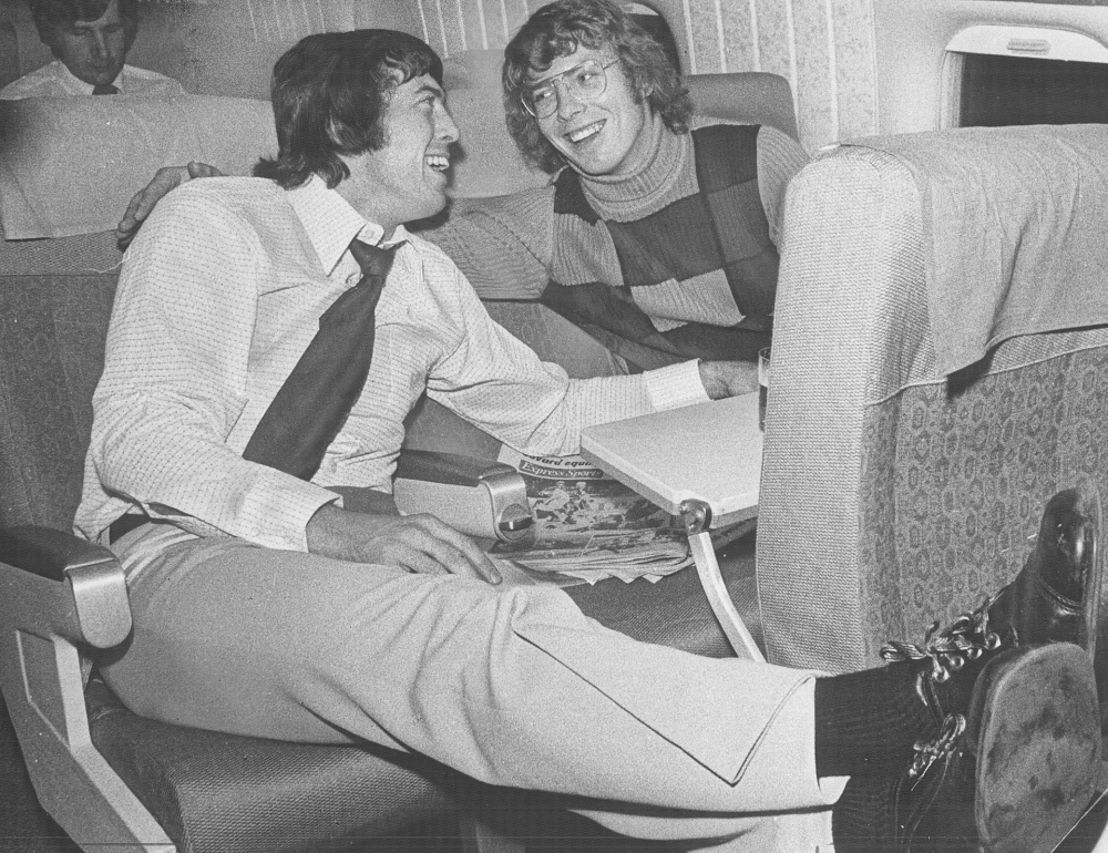 Бобби Кларк и Дон Оури в самолете
